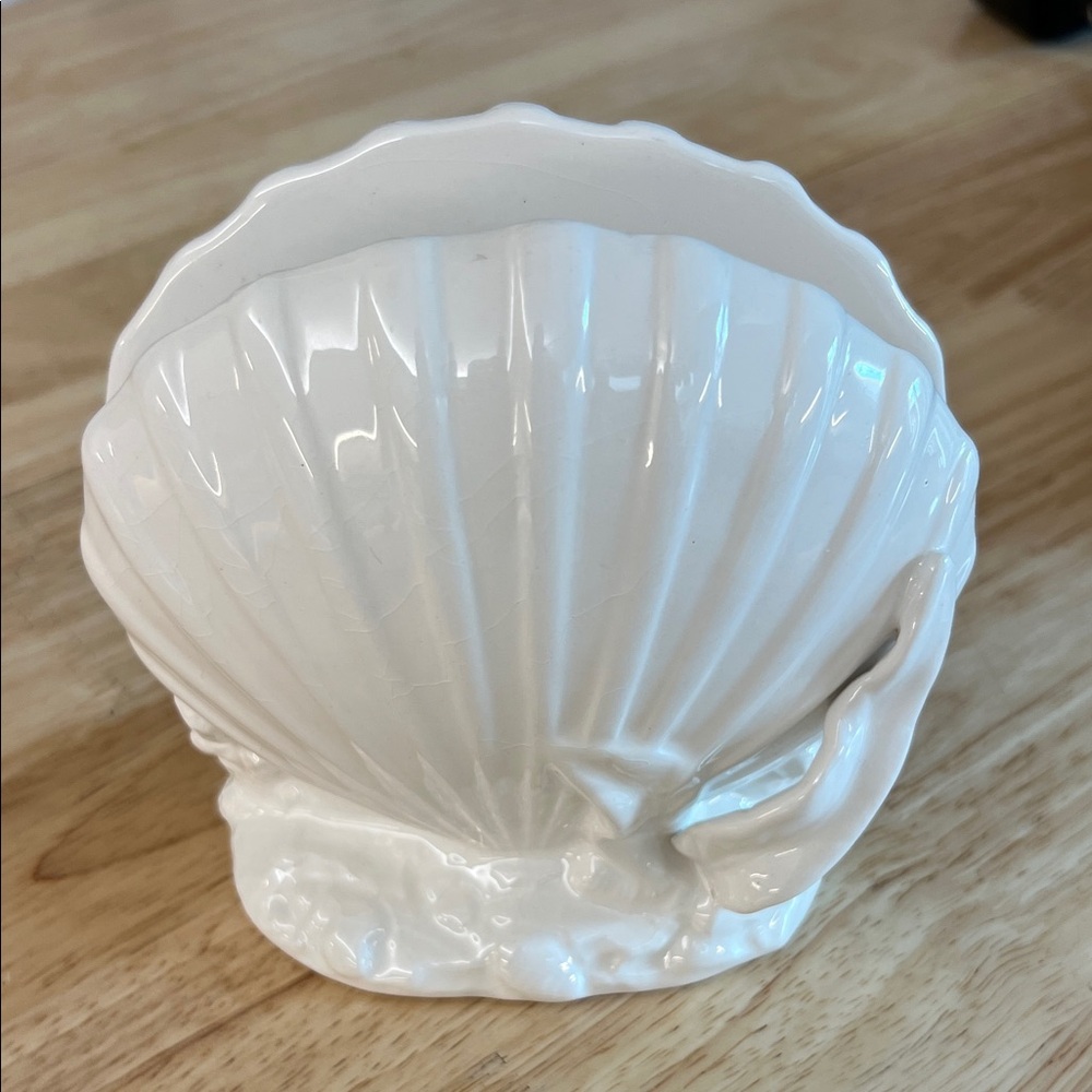 Baum Bros seashell napkin / letter holder